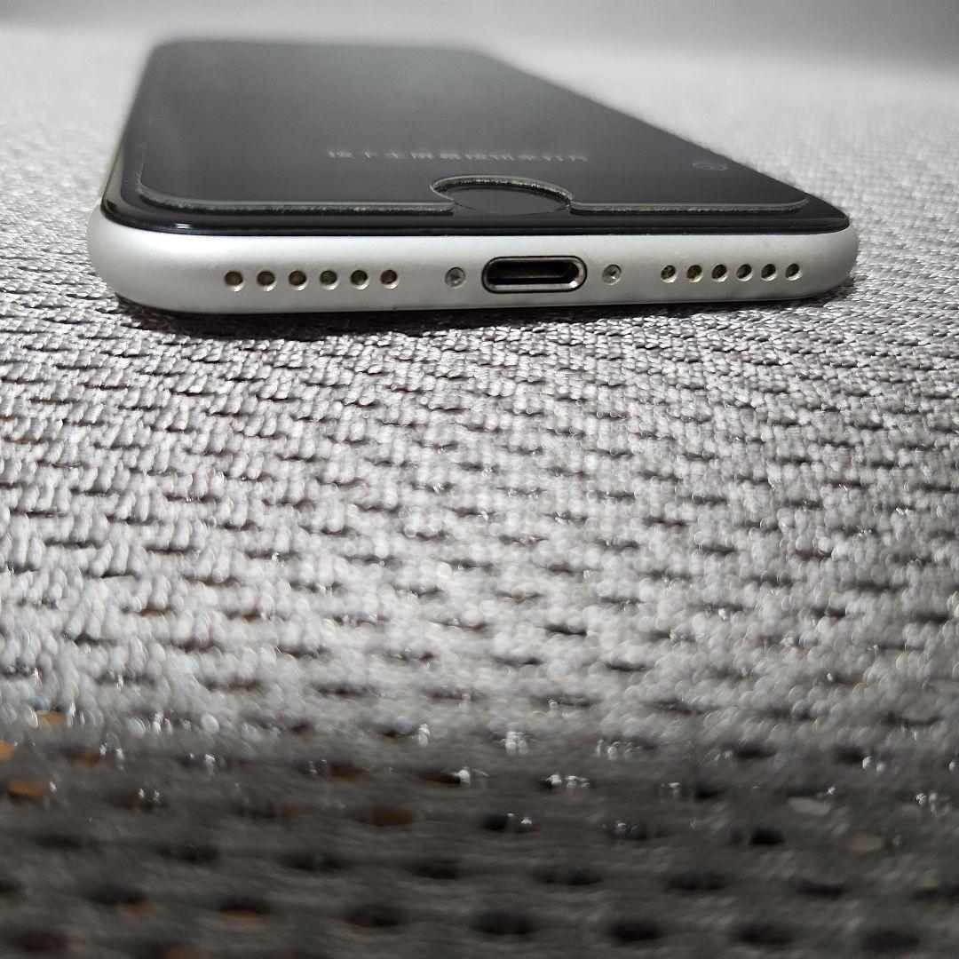 極美品　iPhone SE (第3世代) 128GB　ホワイト