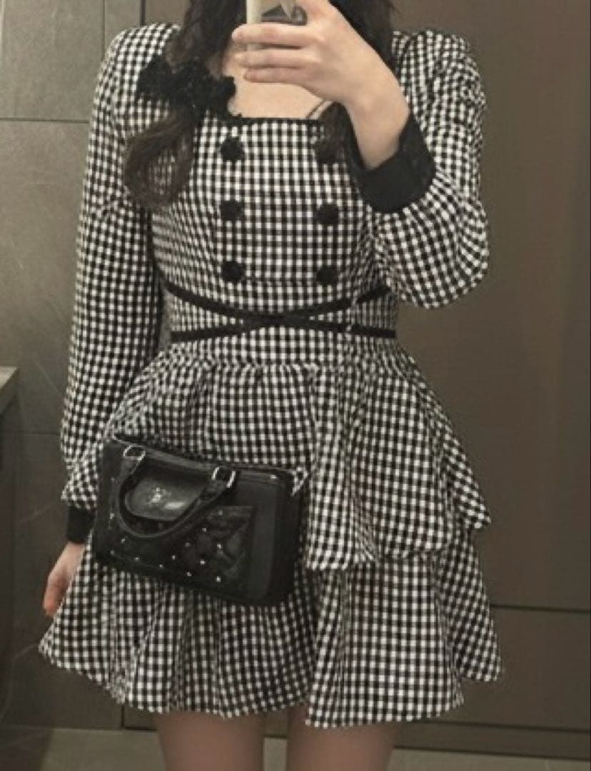 pium ピウム クロスベルトティアードワンピース 着画あり