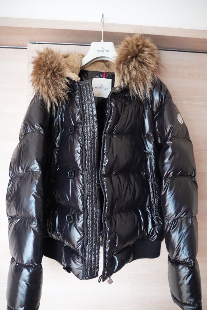 【モンクレール　BULGARIE　ダウンジャケット】