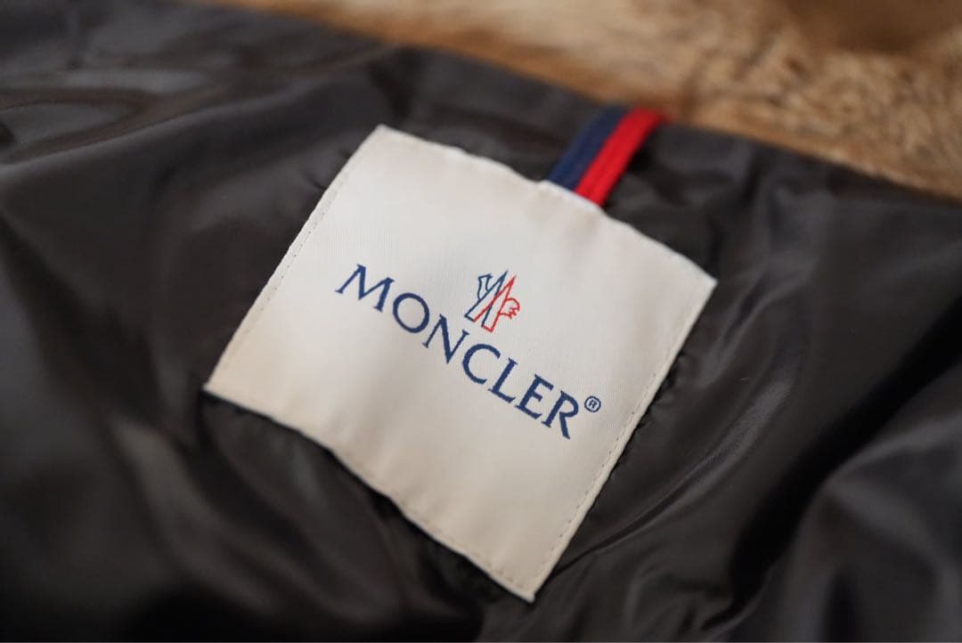 【モンクレール　BULGARIE　ダウンジャケット】