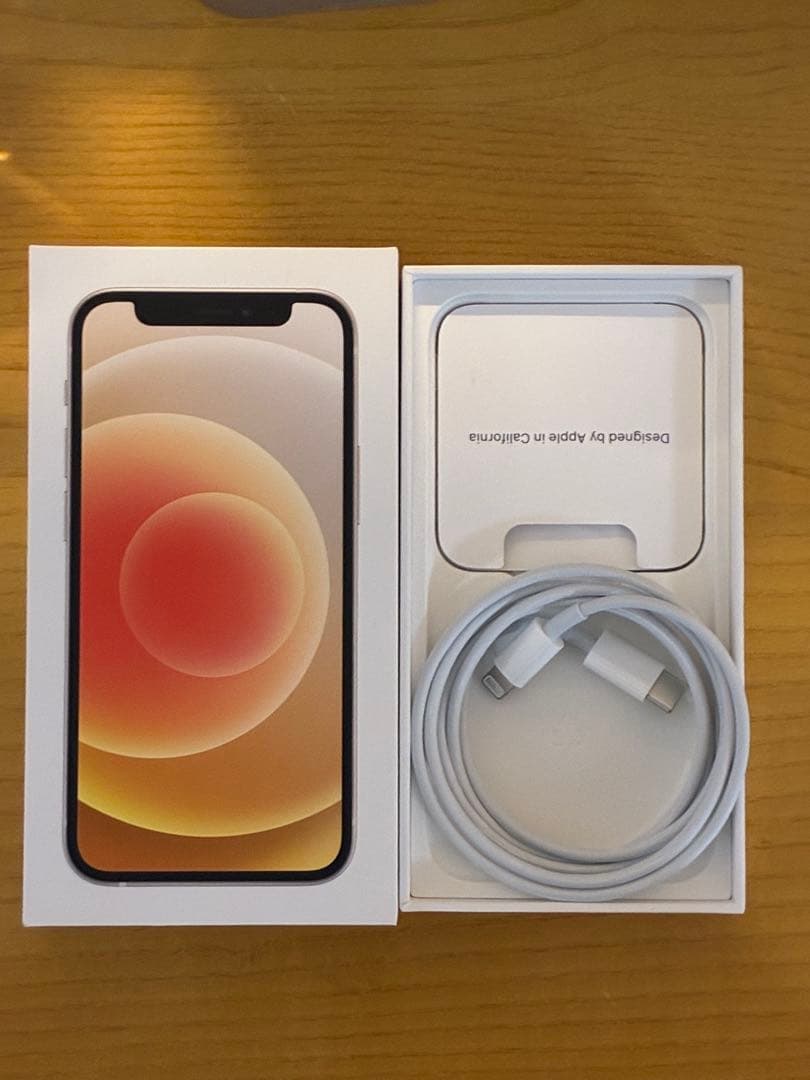 Apple iPhone 12 ホワイト 本体 充電ケーブル付き