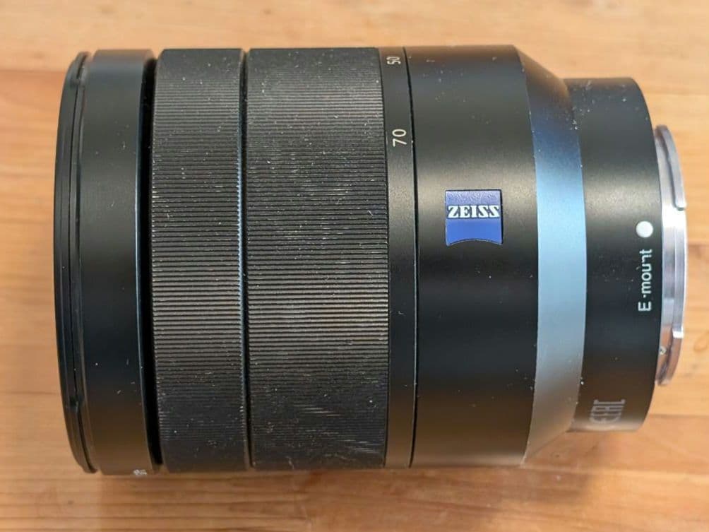 SONY 24-70mm ZEISS T✳F4 Vario-Tessarレンズ