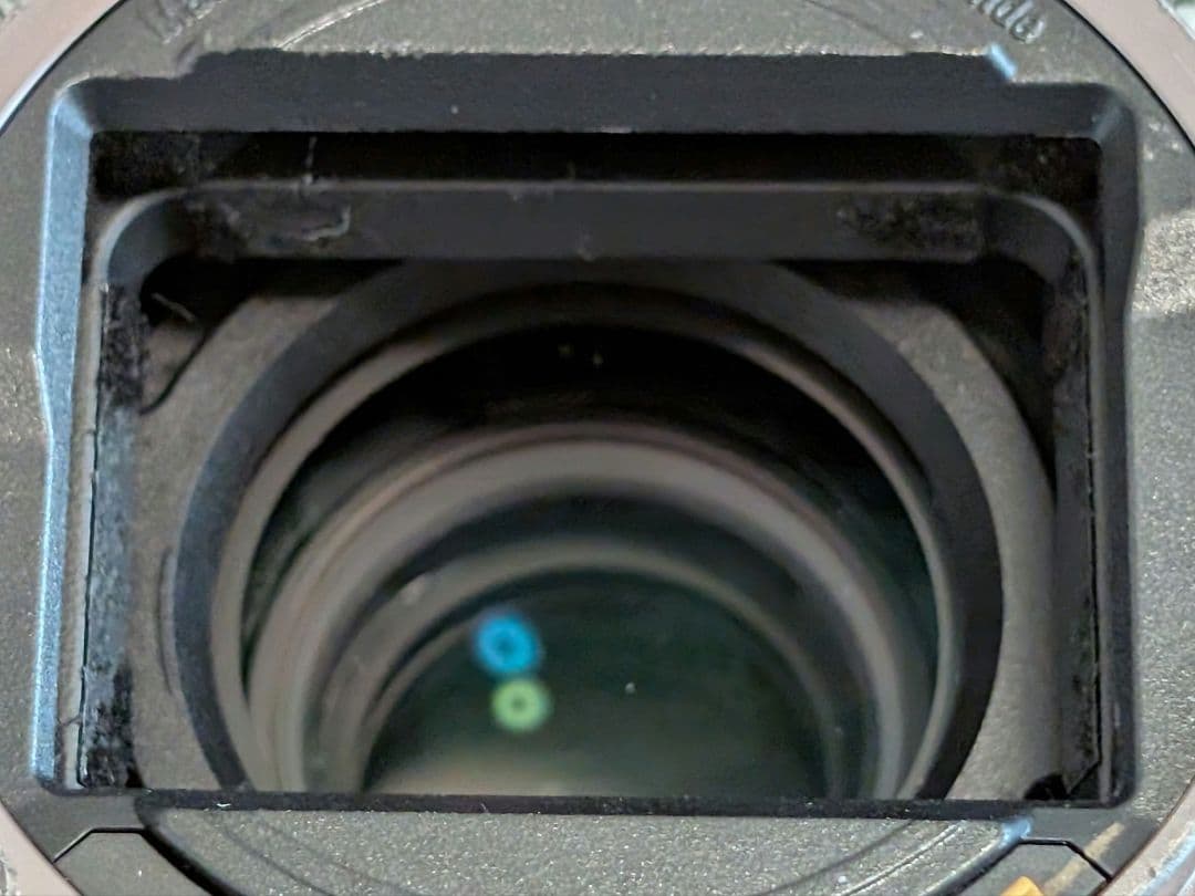 SONY 24-70mm ZEISS T✳F4 Vario-Tessarレンズ