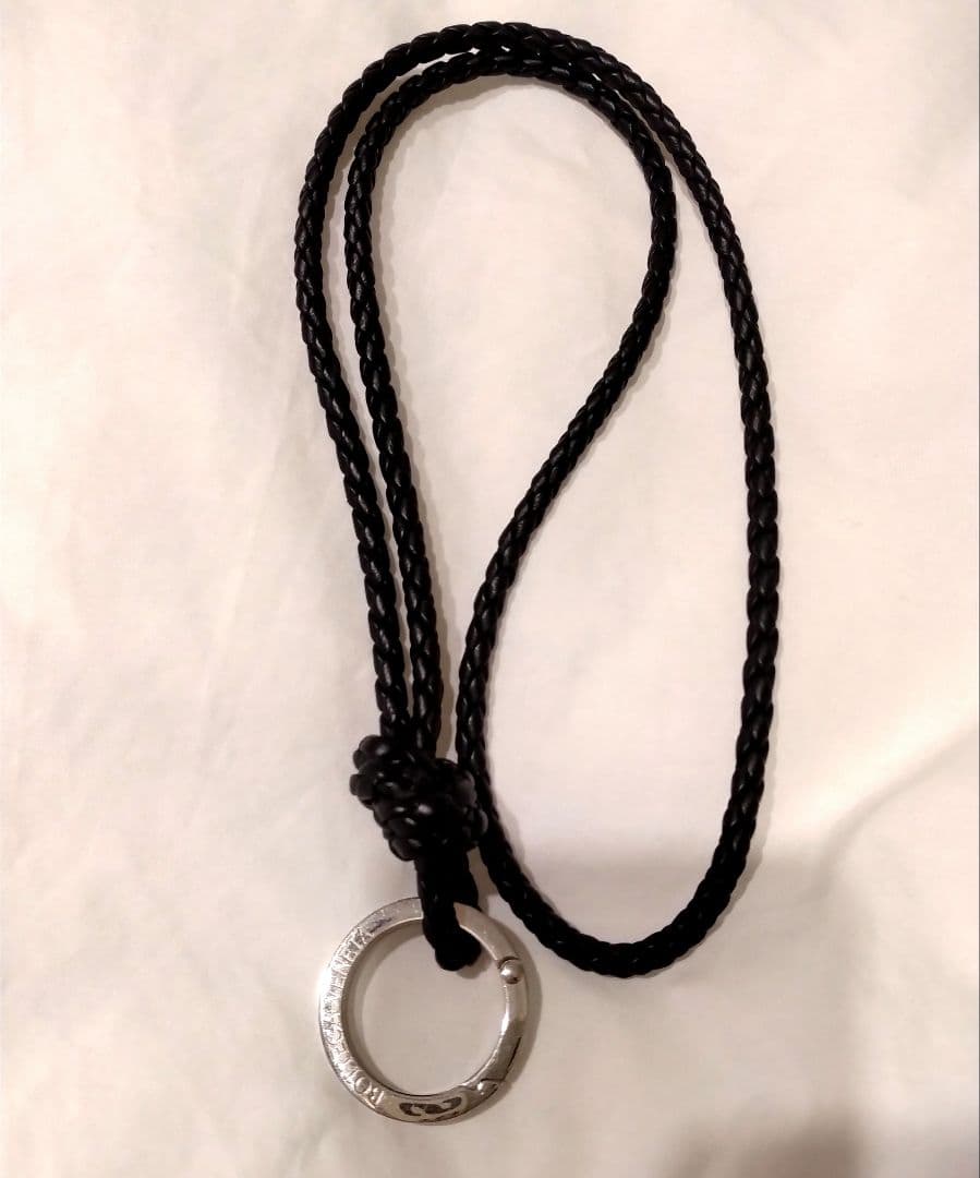 Bottega Veneta イントレチャート ロングキーリング