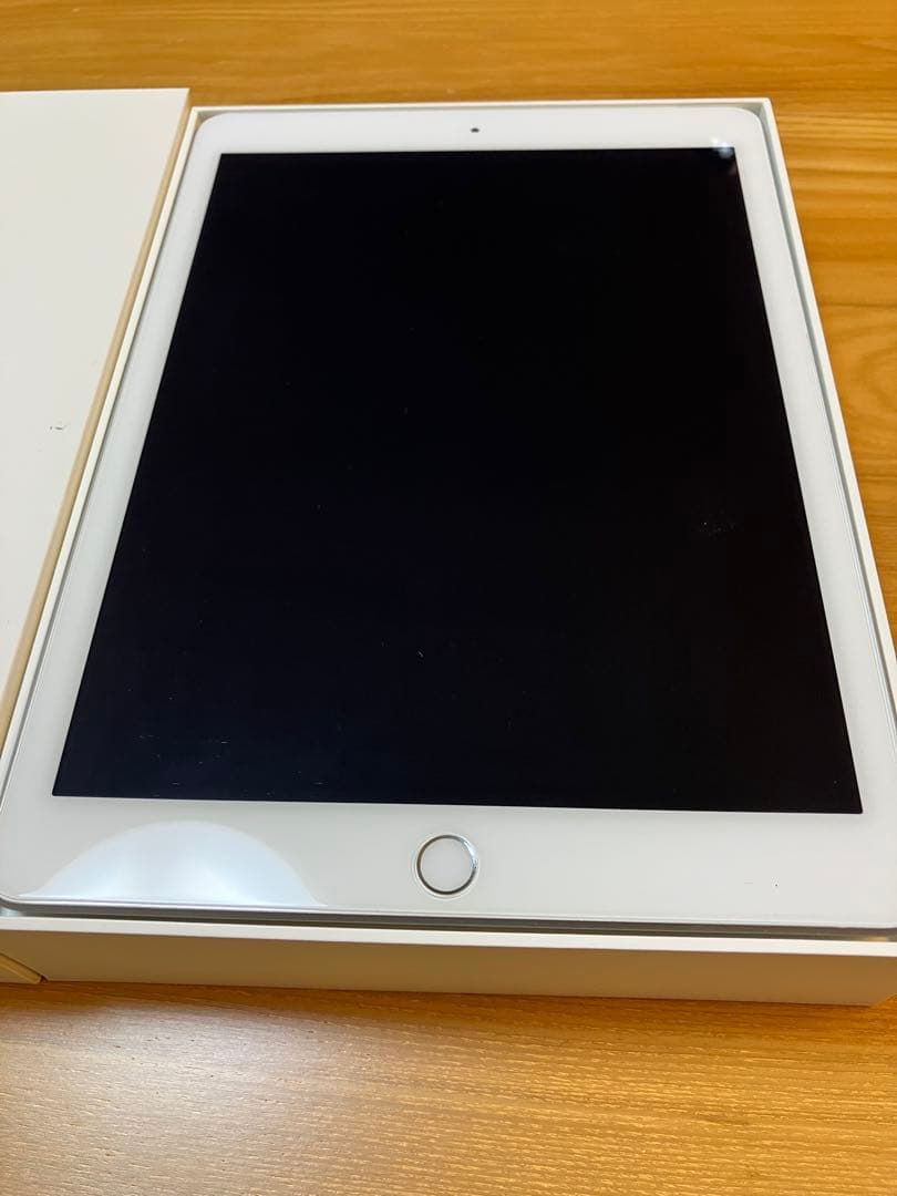 【美品】iPad 第6世代　9.7インチ