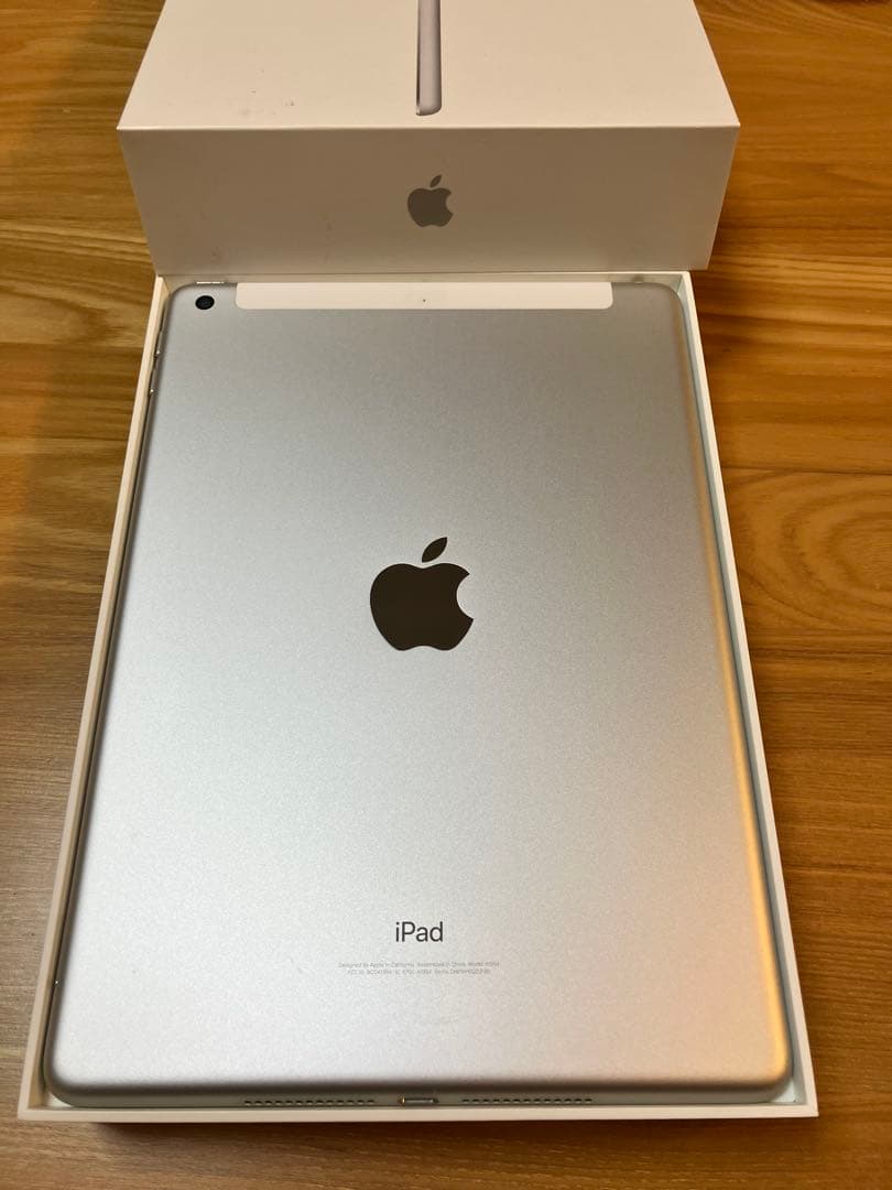 【美品】iPad 第6世代　9.7インチ