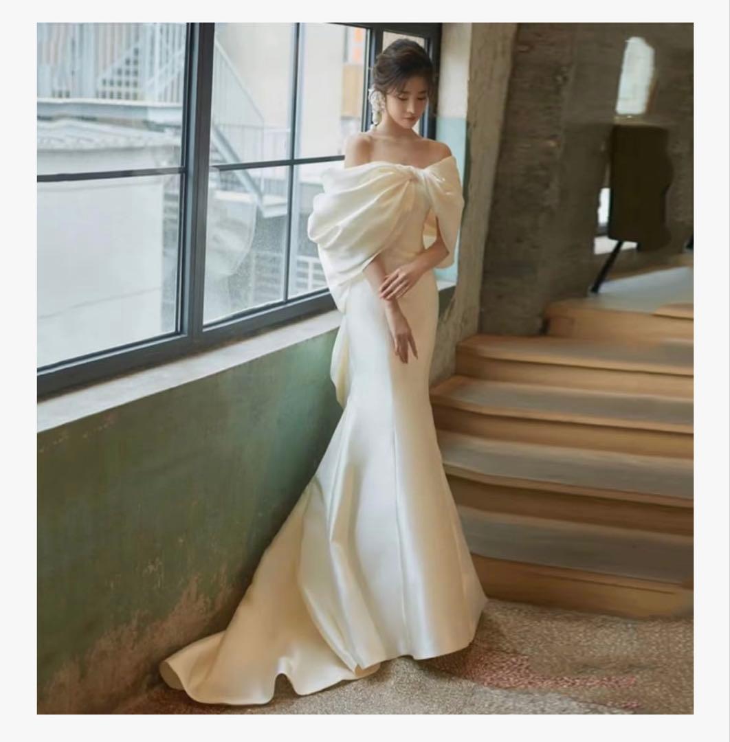 オフショルダーウェディングドレス ホワイトSサイズ