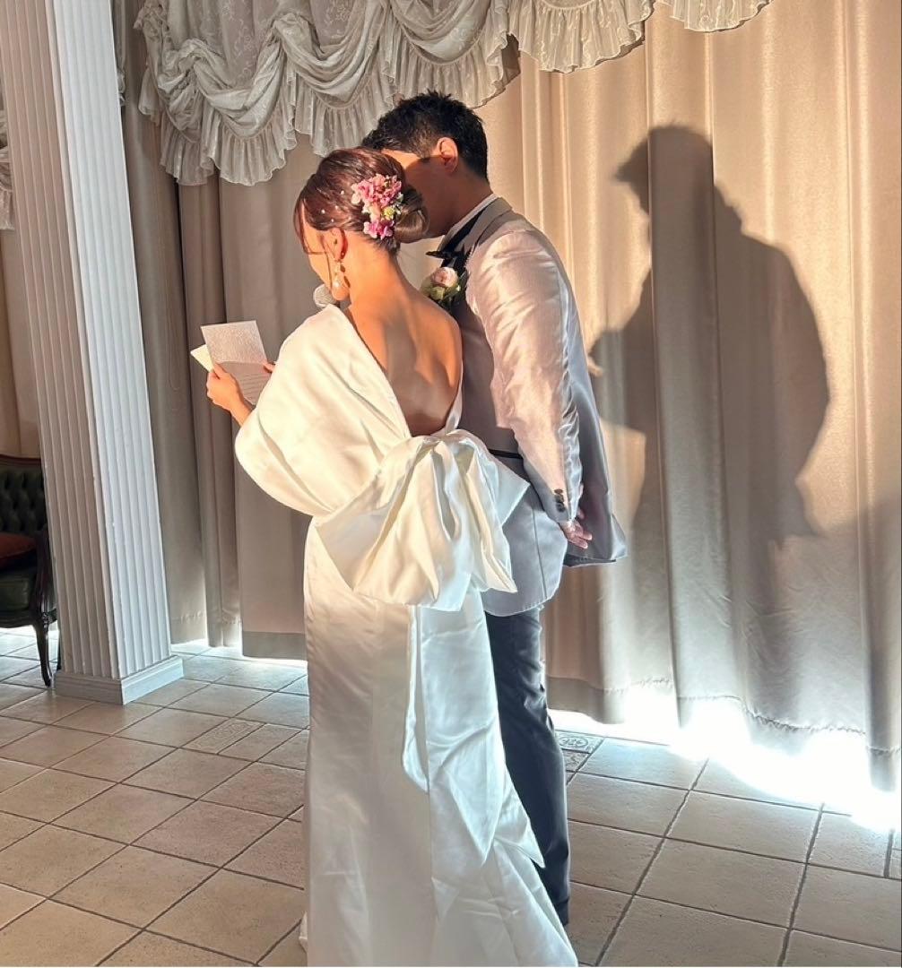 オフショルダーウェディングドレス ホワイトSサイズ