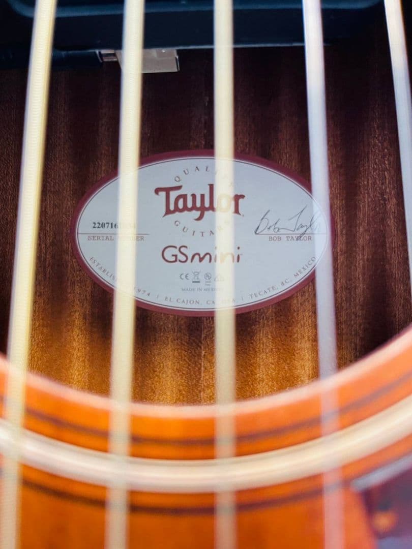 勝つ人様【美品】Taylor GS Mini ギター　純正ピックアップ付