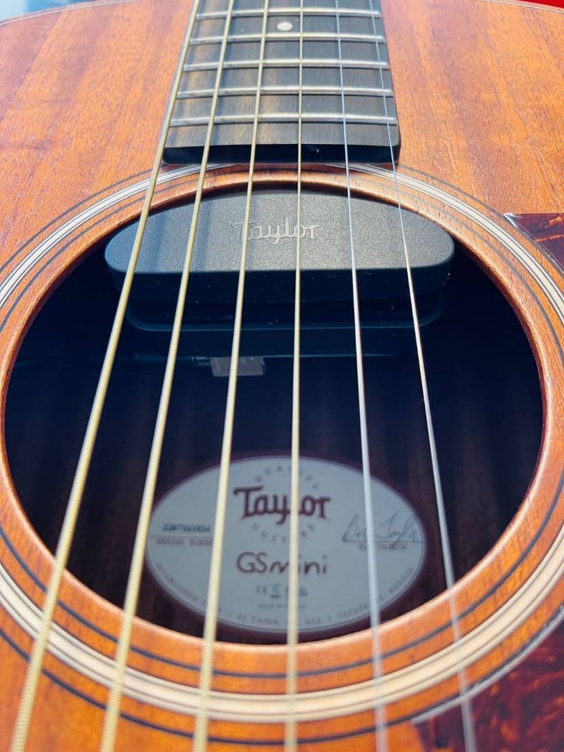 勝つ人様【美品】Taylor GS Mini ギター　純正ピックアップ付