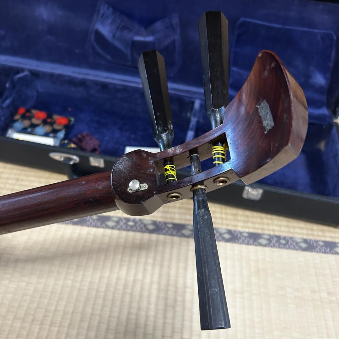 てん！当時物　三味線　太棹　無垢素材　本体　破れあり　ハードケース付き