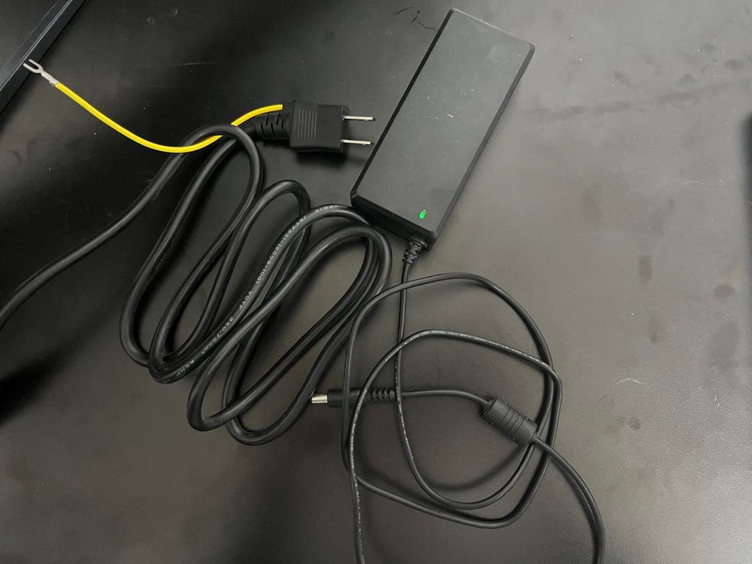 28インチ　4kモニター