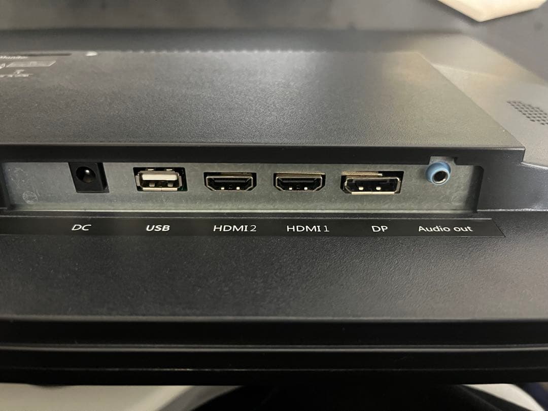 28インチ　4kモニター