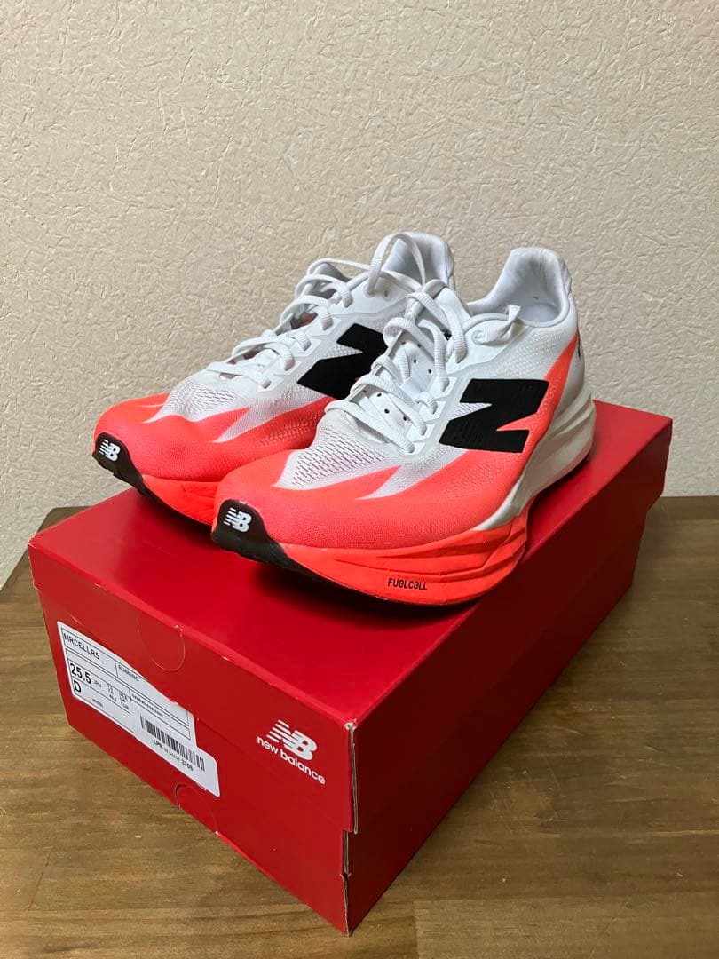 ニューバランスFuelCell SC ELITE V5 25.5cm