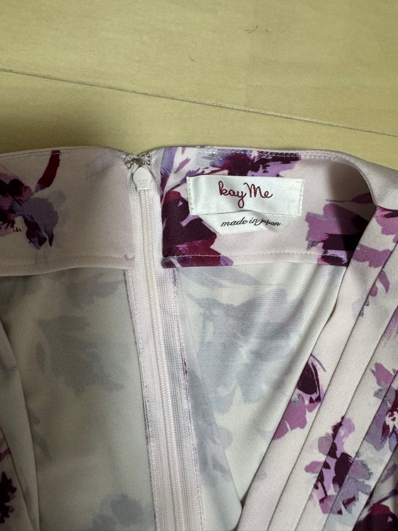 kay me 七分袖ワンピース　花柄　カシュクール風