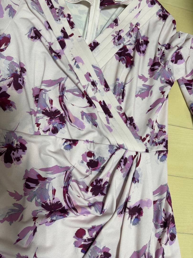 kay me 七分袖ワンピース　花柄　カシュクール風