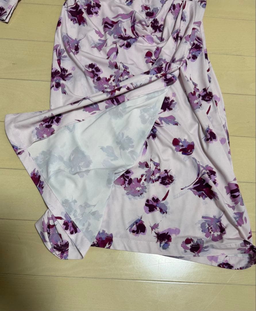 kay me 七分袖ワンピース　花柄　カシュクール風