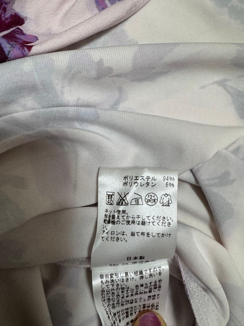 kay me 七分袖ワンピース　花柄　カシュクール風