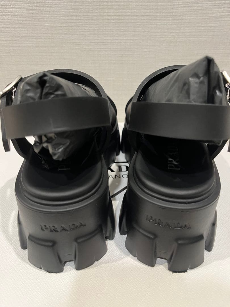 【最終SALE】プラダPRADAモノリス ラバー サンダル37【極美品】
