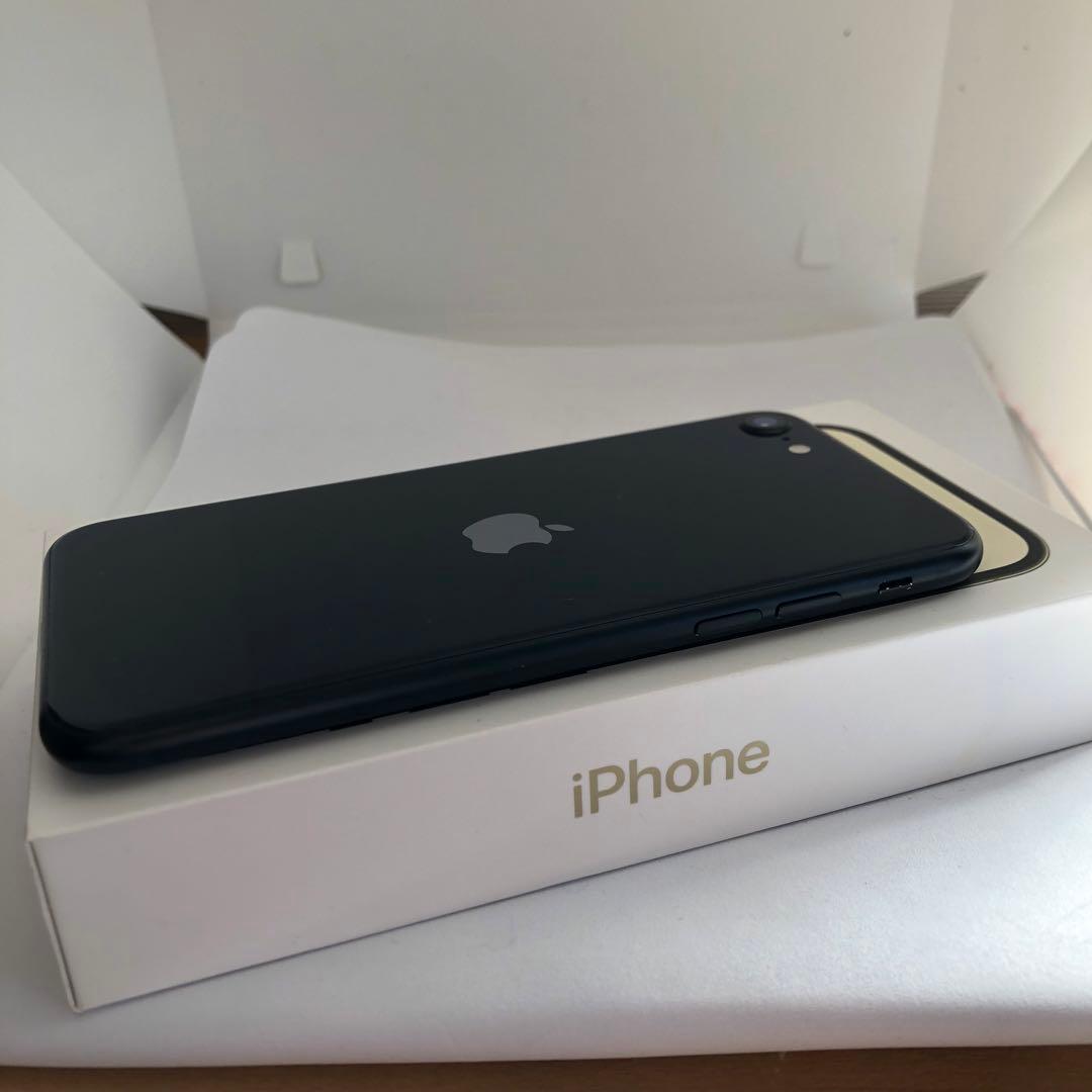 【極美品】iPhone SE3 64GB SIMフリー 【即発送】 【付属品】