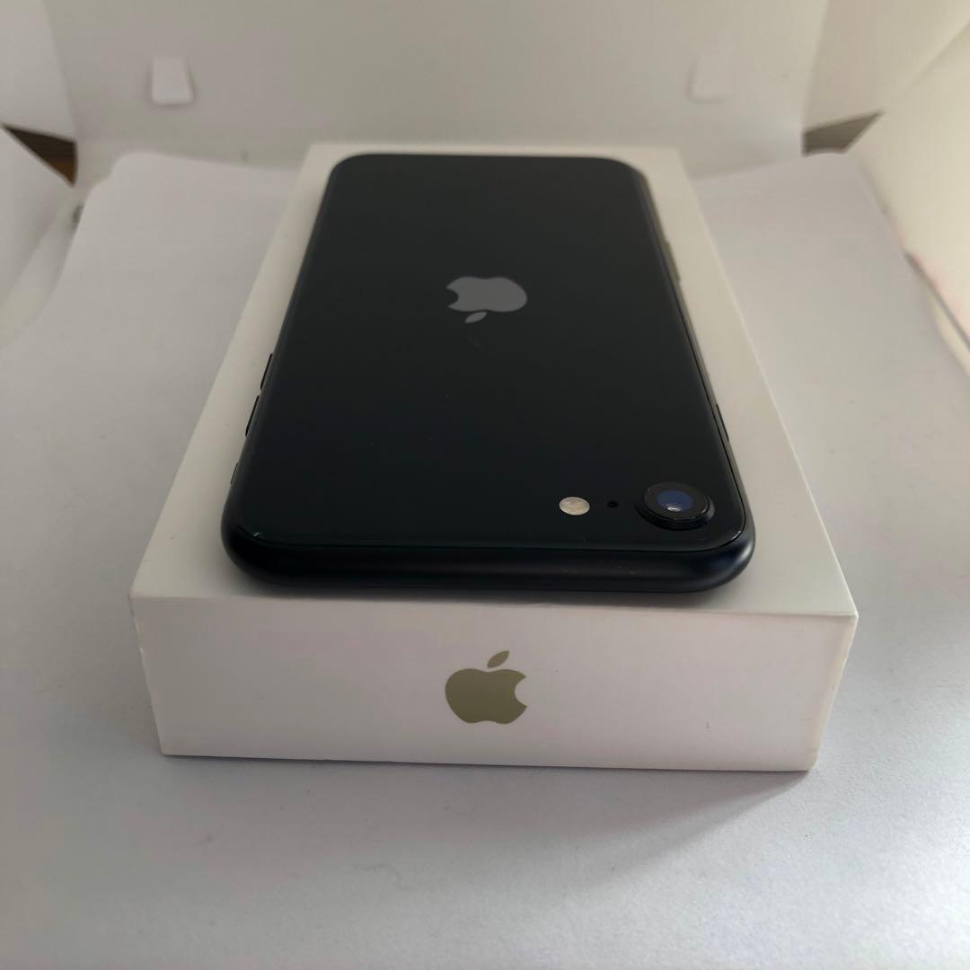 【極美品】iPhone SE3 64GB SIMフリー 【即発送】 【付属品】