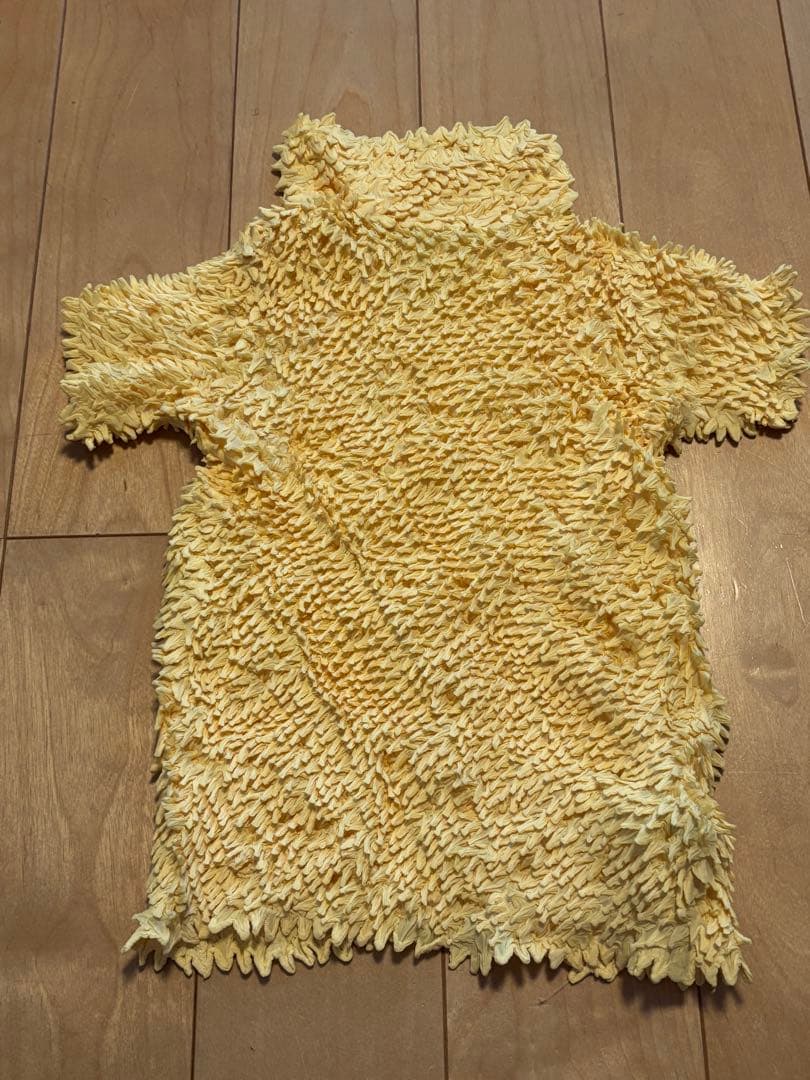 ISSEY MIYAKE トップス　M イエロー