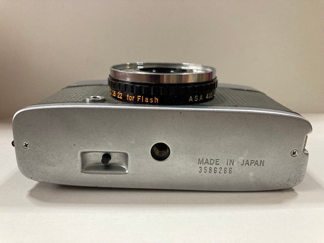 【完動品】　OLYMPUS PEN EE-2 ハーフ　コンパクトカメラ