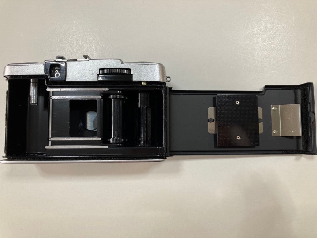 【完動品】　OLYMPUS PEN EE-2 ハーフ　コンパクトカメラ