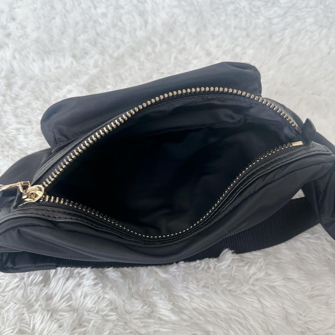 【美品】トリーバーチ ナイロン ボディバッグ ユニセックス ロゴ型押し 黒