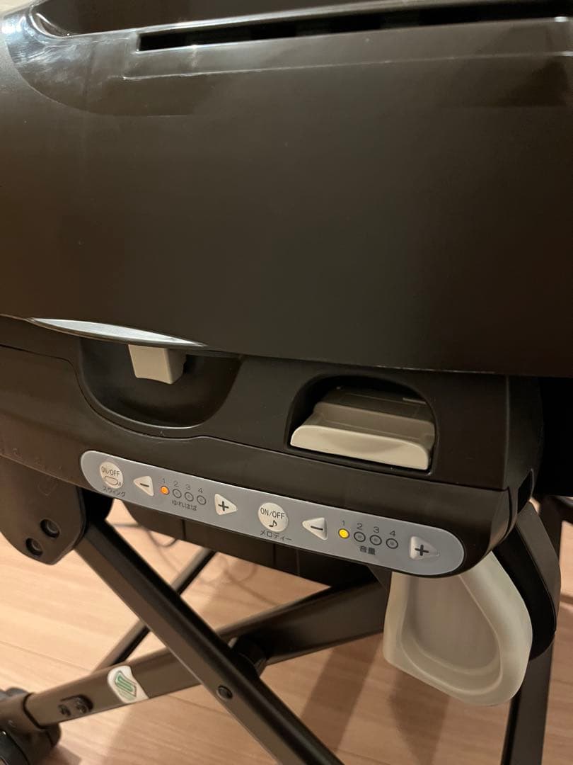 Combi ネムリラ AUTO SWING Simplight ベビーチェア