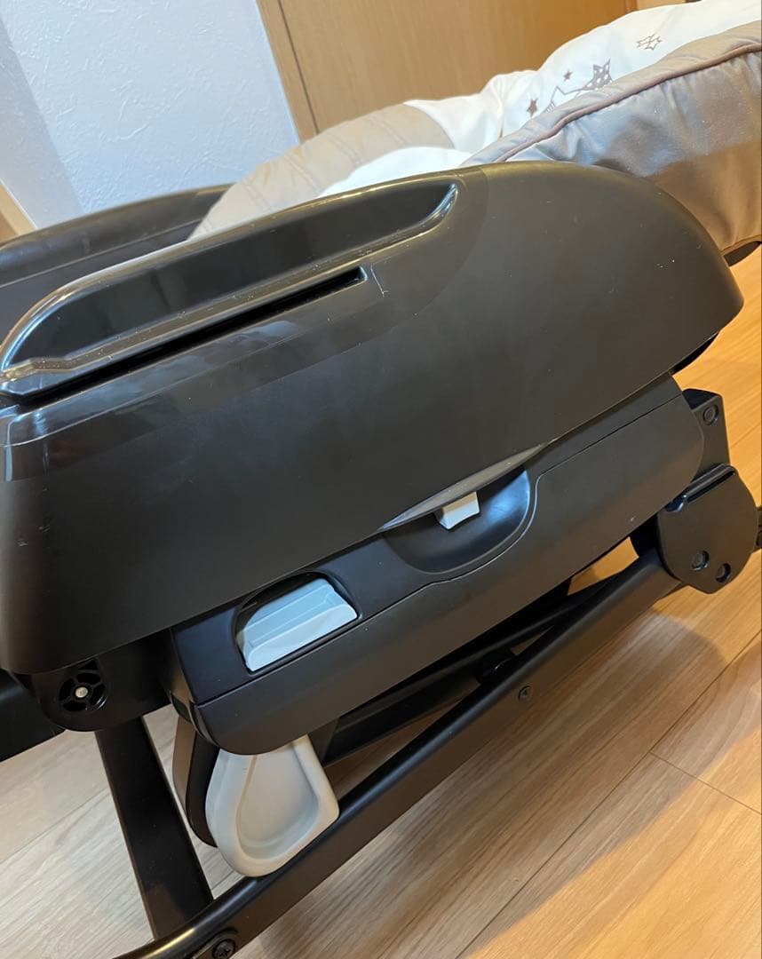 Combi ネムリラ AUTO SWING Simplight ベビーチェア