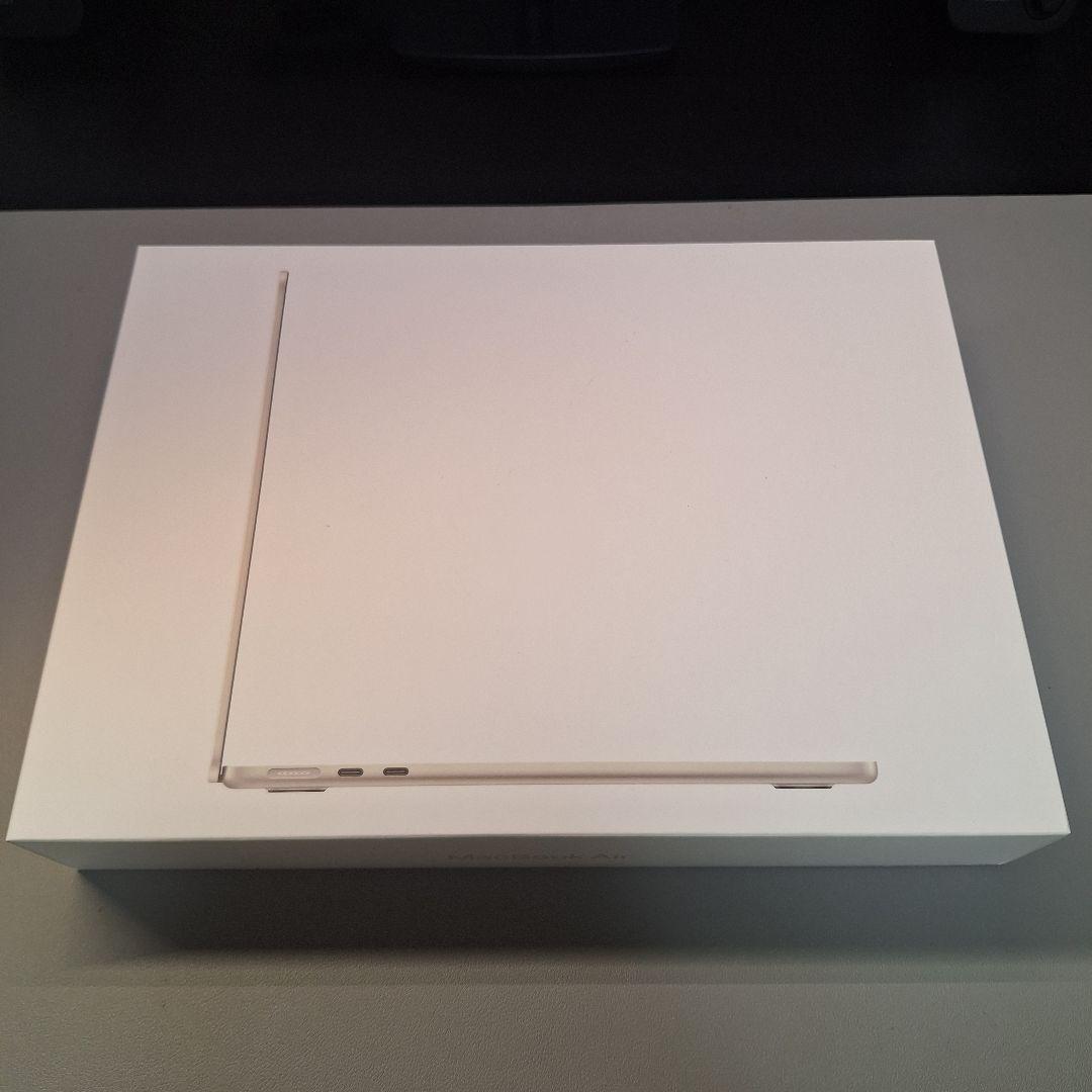 Apple M2 13インチ MacBook Air 16GB スターライト