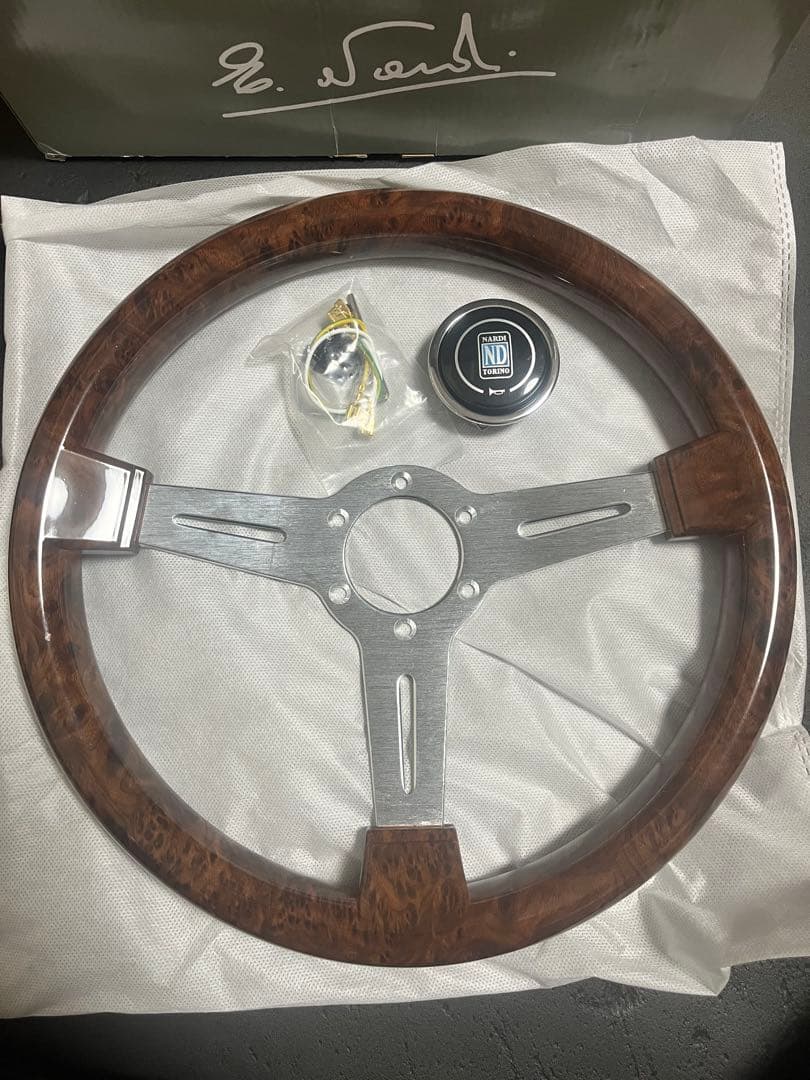 ナルディ　レーシング　ステアリングホイール 1- 14インチ350mm、木目