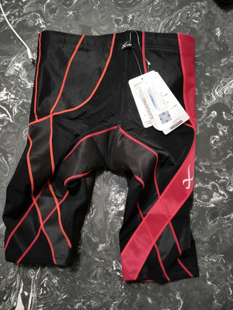 ワコール　cwx ブラック/レッド ストライプ レギンス