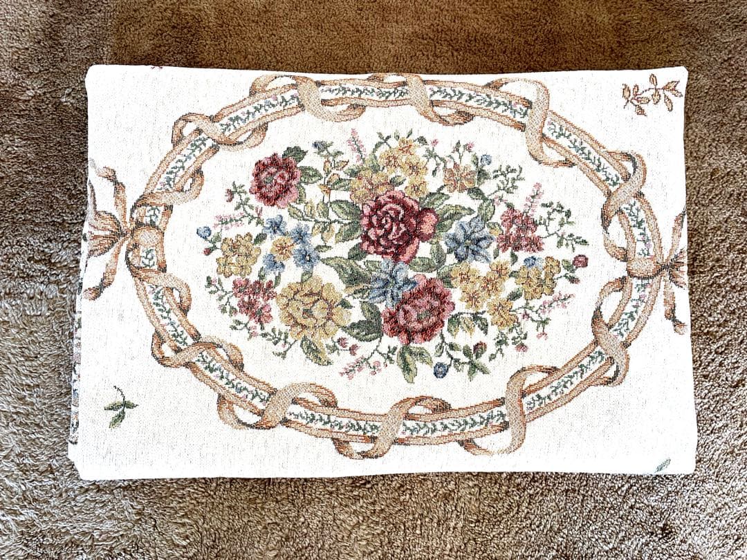 【美品】ホットカーペット / ラグ 楕円形 花柄 170x110cm