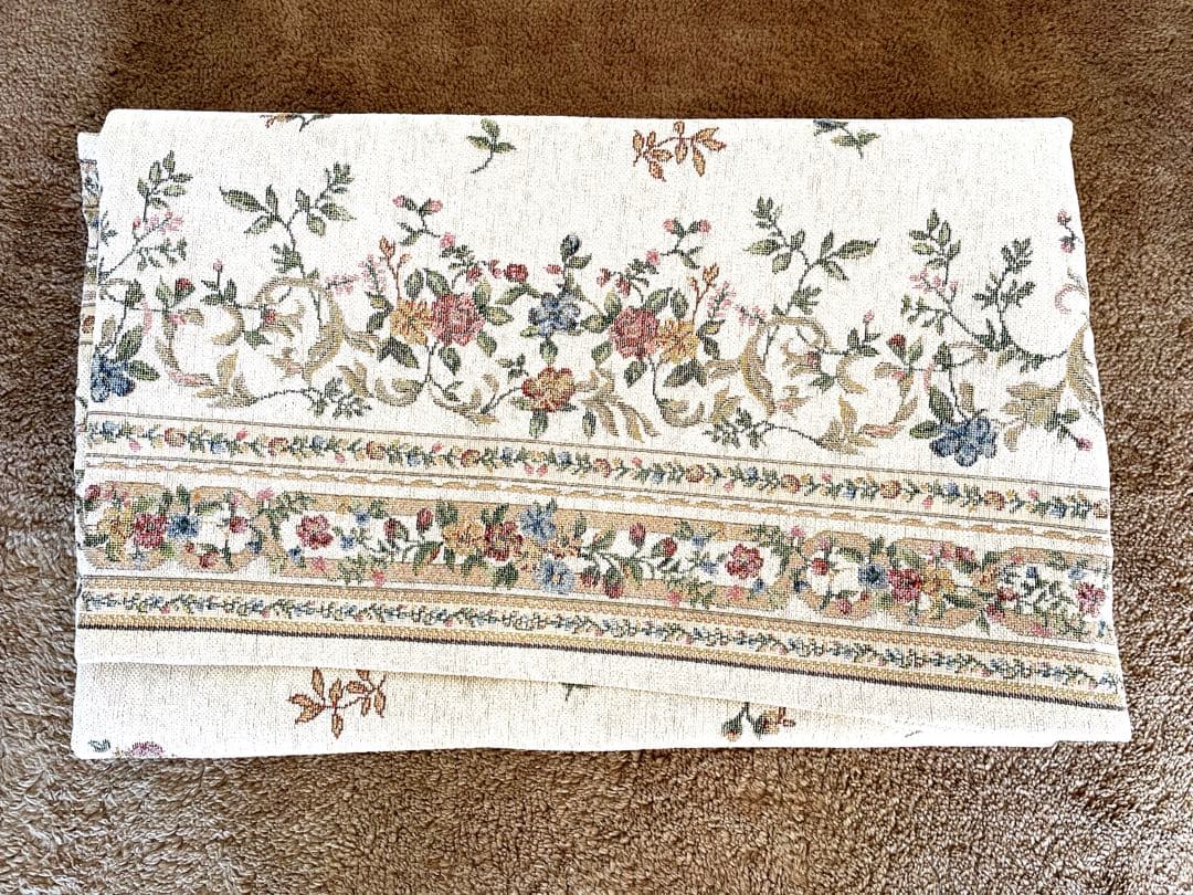 【美品】ホットカーペット / ラグ 楕円形 花柄 170x110cm