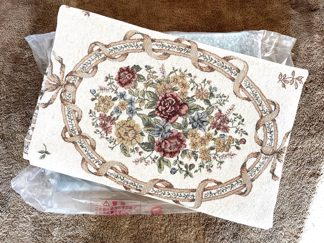 【美品】ホットカーペット / ラグ 楕円形 花柄 170x110cm