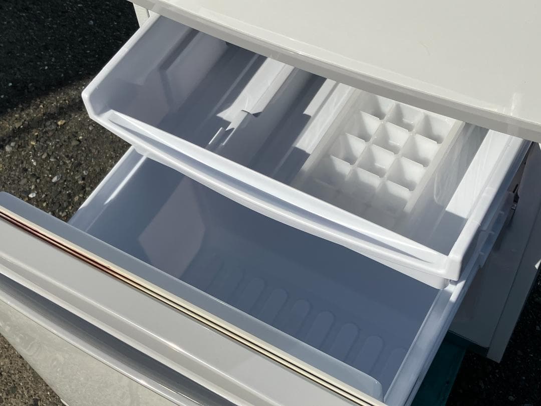 愛知岐阜/送料込★シャープ 137L冷凍冷蔵庫 SJ-14E6-KW 2019年