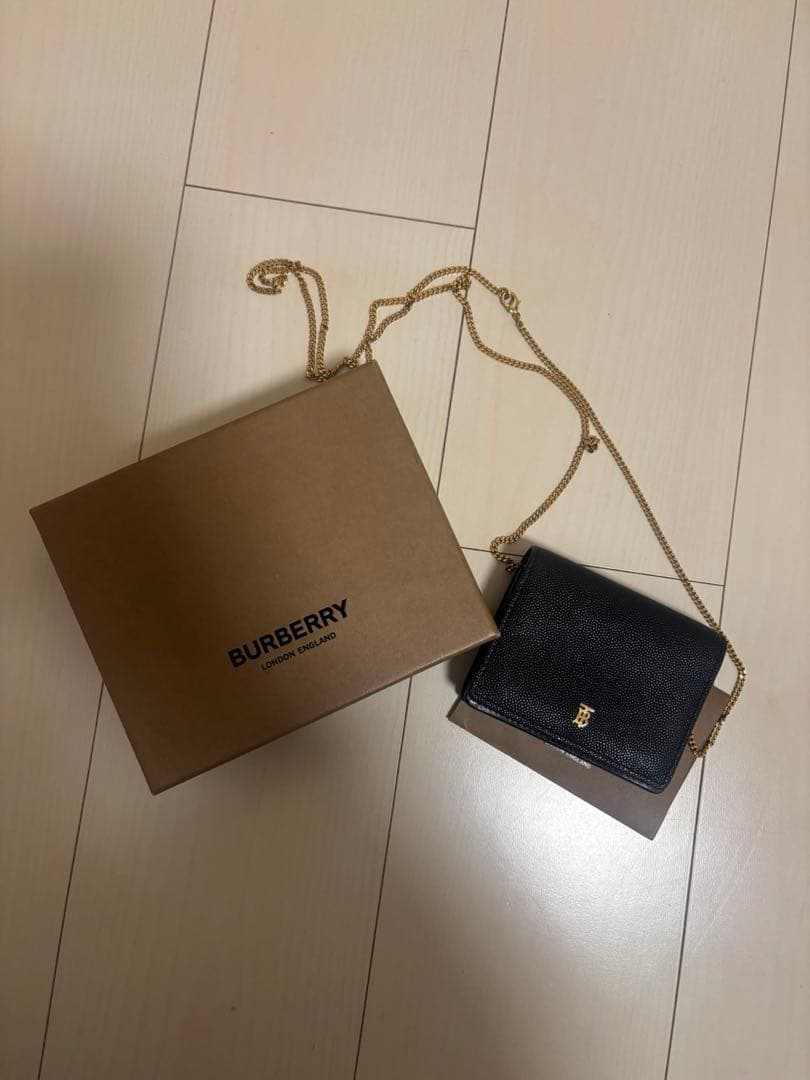 Burberry チェーンウォレット