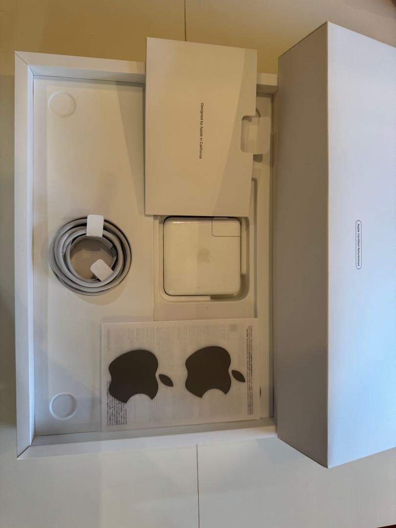 未使用に近いApple MacBook Pro M2 2022 13インチ整備品