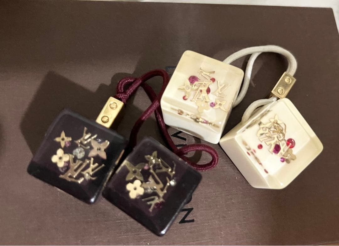 LOUIS VUITTON ヘアゴム