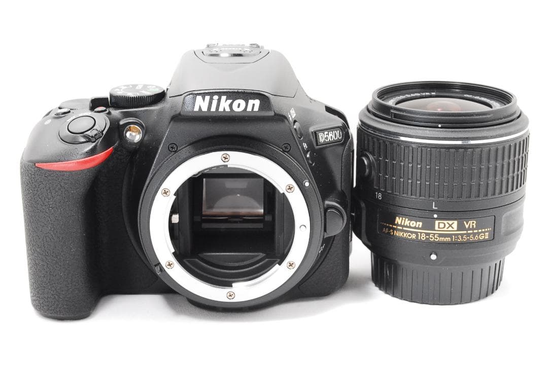 美品 Nikon D5600 シングルレンズセット スマホ転送機能搭載