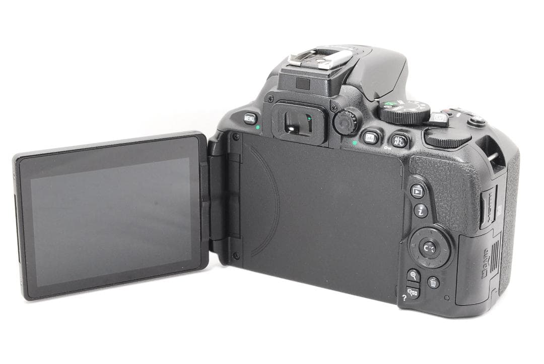 美品 Nikon D5600 シングルレンズセット スマホ転送機能搭載