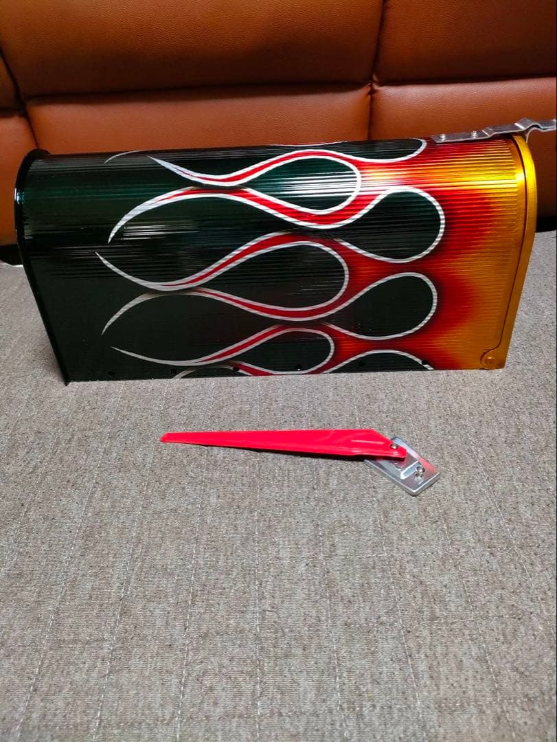 郵便ポスト　カスタムペイント　フレイムス