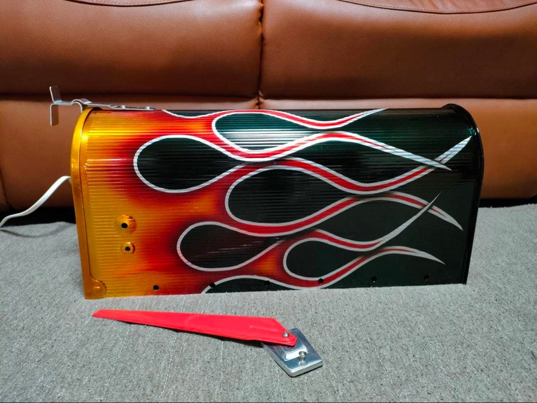 郵便ポスト　カスタムペイント　フレイムス