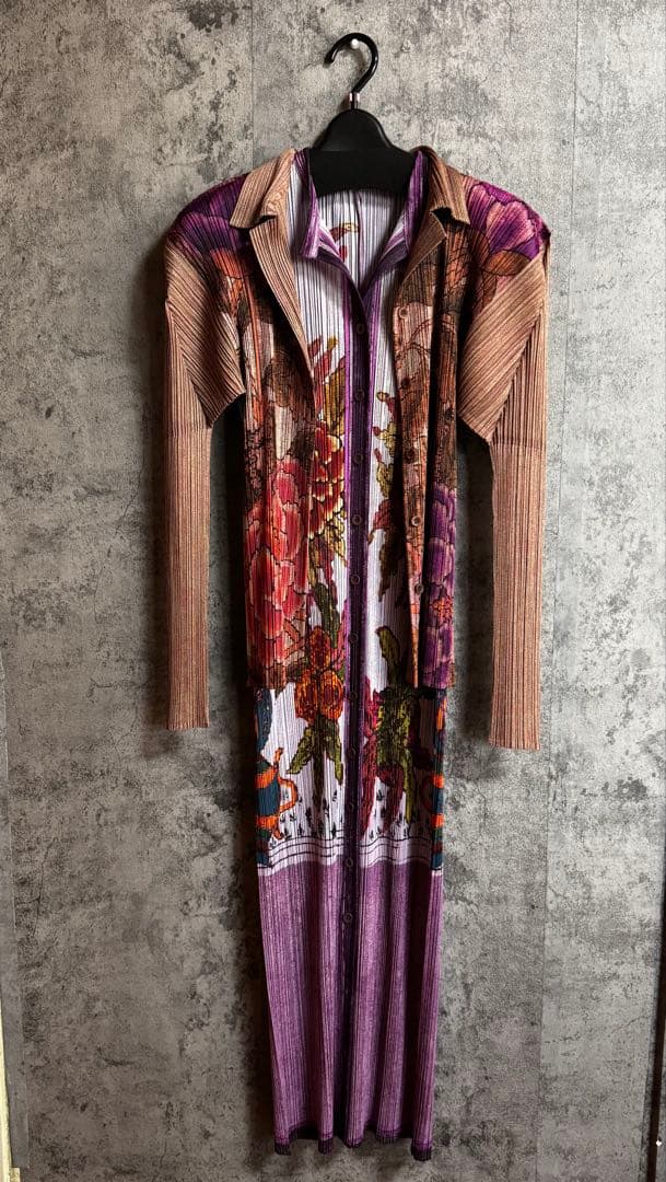 プリーツプリーズ　長袖 牡丹 花柄