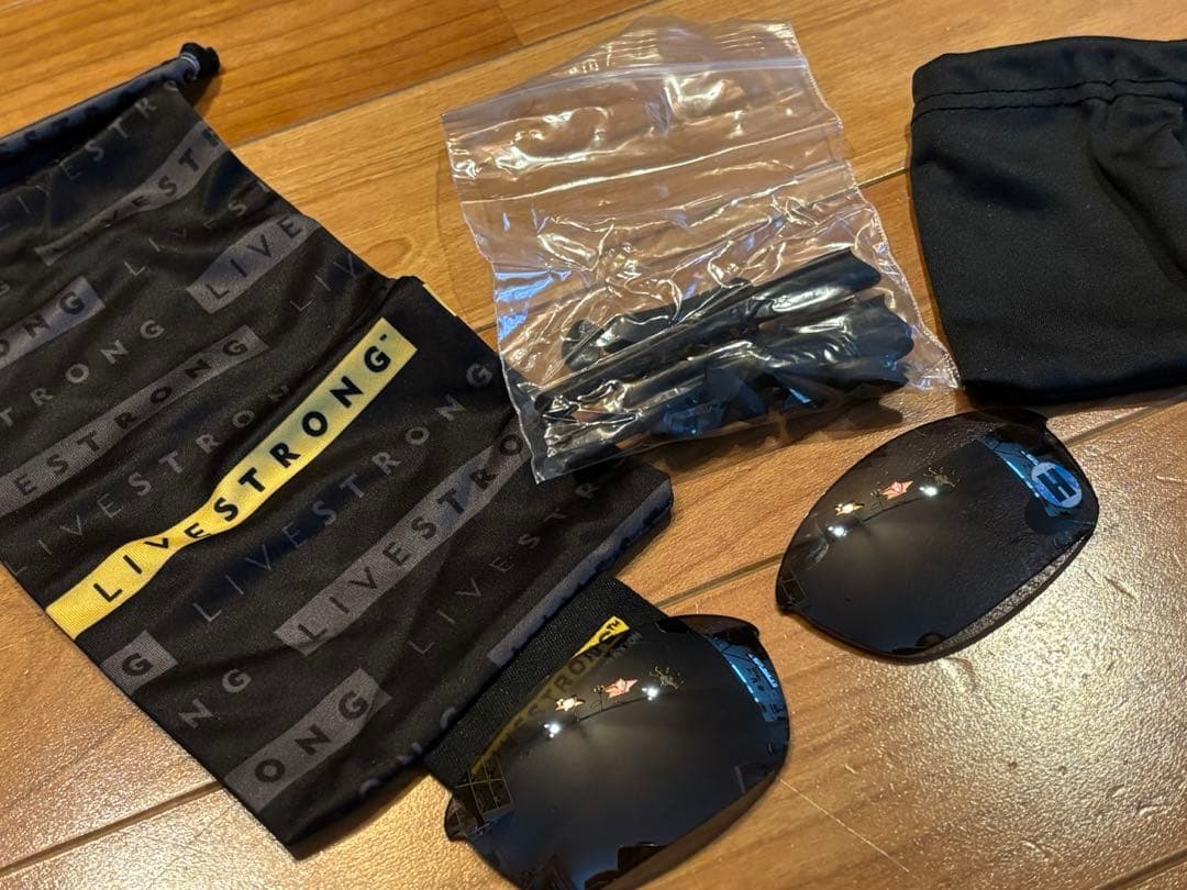 新品 サングラス OAKLEY フラックジャケットLIVESTRONGモデル