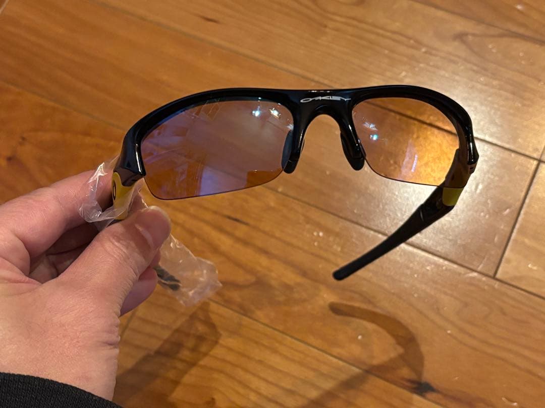 新品 サングラス OAKLEY フラックジャケットLIVESTRONGモデル