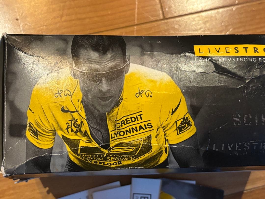 新品 サングラス OAKLEY フラックジャケットLIVESTRONGモデル