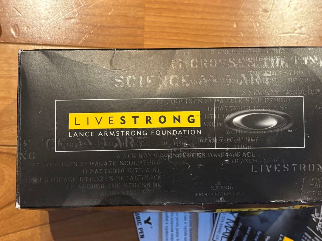 新品 サングラス OAKLEY フラックジャケットLIVESTRONGモデル